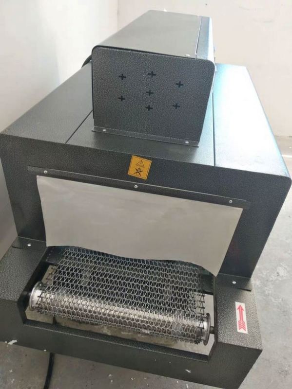 آلة تغليف وقطع الانكماش الحراري للأغشية البلاستيكية الصغيرة للبيع الساخن للزجاجات/الصناديق سهلة التشغيل