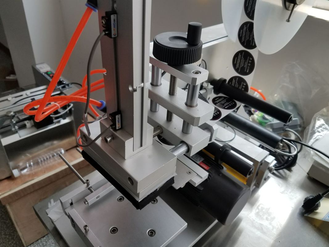 آلة وضع ملصقات عالية الدقة للأسطح المسطحة، الزجاجة المربعة، سعر المصنع